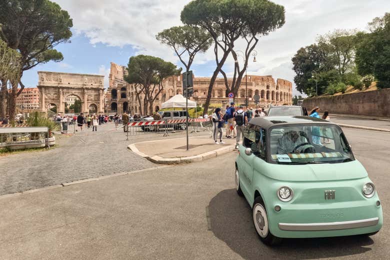 Fiat Topolino devant le Colisée