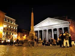 Panthéon, Piazza della Rotonda